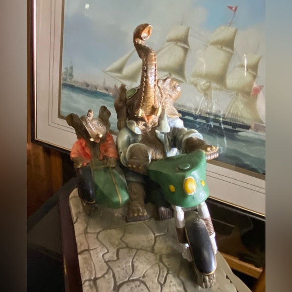 Elephant on the motorcycle figurine - Picture 4 of 8